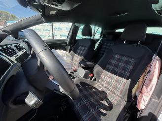 Volkswagen Golf GTI Performance DSG picture 14