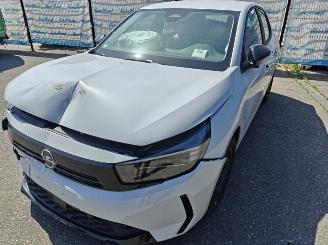 Coche accidentado Opel Corsa Edition. Hybrid 81 kW(110 PS). 6-Gang-Doppelkupplungsgetriebe (eDCT) 2025/11