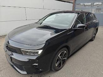 Voiture accidenté Opel Astra Sports Tourer GS 1.2 Turbo (96 kW/130 PS) AT-8 Start/Stop Matrix 2024/10