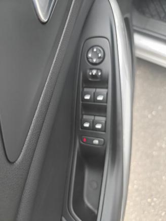 Opel Grandland X Business Edition Plug-in-Hybrid 225 PK lichte schade picture 15