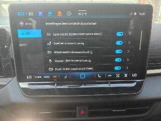 Volkswagen T-Roc 1.5 eTSI 110 kW R-Line picture 31