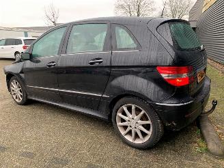 Mercedes B-klasse 1.7 B-170 16V Hatchback  Benzine 1.699cc 85kW (116pk) FWD 2005-03/2011-11 (245.232) M266940 picture 3