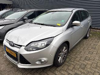 Schadeauto Ford Focus  2012/6