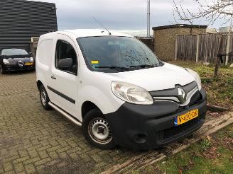 Damaged car Renault Kangoo  2017/3