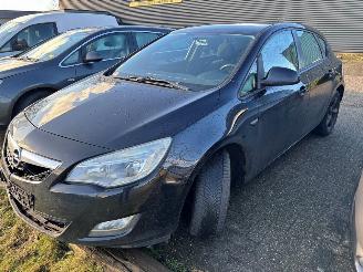 Opel Astra Astra J Hatchback - 1.4 16V ecoFLEX Hatchback 4Dr Benzine 1.398cc 74kW (101pk) FWD 2009-12/2015-10 (PC6EB; PC6ET; PD6EB; PD6ET; PE6EB; PF6EB) A14XER picture 1