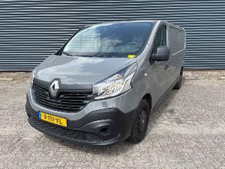 damaged passenger cars Renault Trafic Trafic (1FL/2FL/3FL/4FL) Van 2014 - 1.6 dCi Twin Turbo Bestel  Diesel 1.598cc 89kW (121pk) FWD 2015-07  R9M413; R9MH4 2019/1