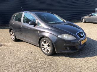 damaged passenger cars Seat Altea 1.6 MPV  Benzine 1.598cc 75kW (102pk) FWD 2004-03/2005-05 (5P1) BGU 2005/1