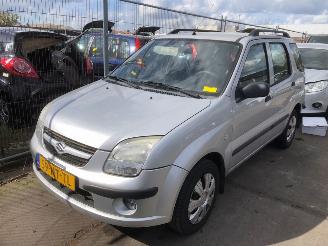 Vaurioauto  passenger cars Suzuki Ignis Airco - New Ignis (MH) Hatchback 5-drs 2003 / 2007 - 1.3 16V Hatchback 4Dr Benzine 1.328cc 69kW (94pk) FWD 2003-09/2007-12 (MHX51) M13AVVT 2004/2