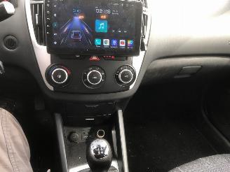 Kia Cee d Cee\'d Sporty Wagon (EDF) Combi 2007 / 2012 - 1.6 CVVT 16V Combi/o  Benzine 1.596cc 92kW (125pk) FWD 2009-06/2012-12 (EDF5PH; EDF5PI) G4FC picture 7