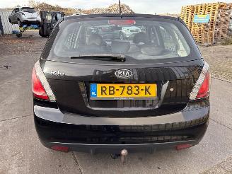 Kia Rio Rio II (DE) Hatchback 2005 / 2011 - 1.4 16V Hatchback  Benzine 1.399cc 71kW (97pk) FWD 2005-03/2011-12  G4EE picture 5