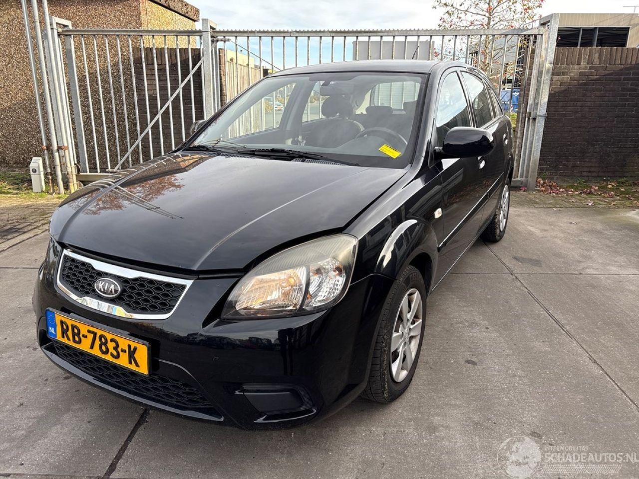 Kia Rio Rio II (DE) Hatchback 2005 / 2011 - 1.4 16V Hatchback  Benzine 1.399cc 71kW (97pk) FWD 2005-03/2011-12  G4EE