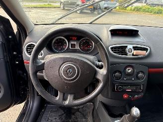 Renault Clio  picture 9