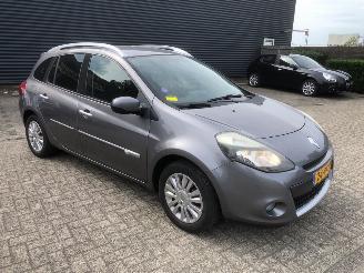 Schadeauto Renault Clio  2011/1