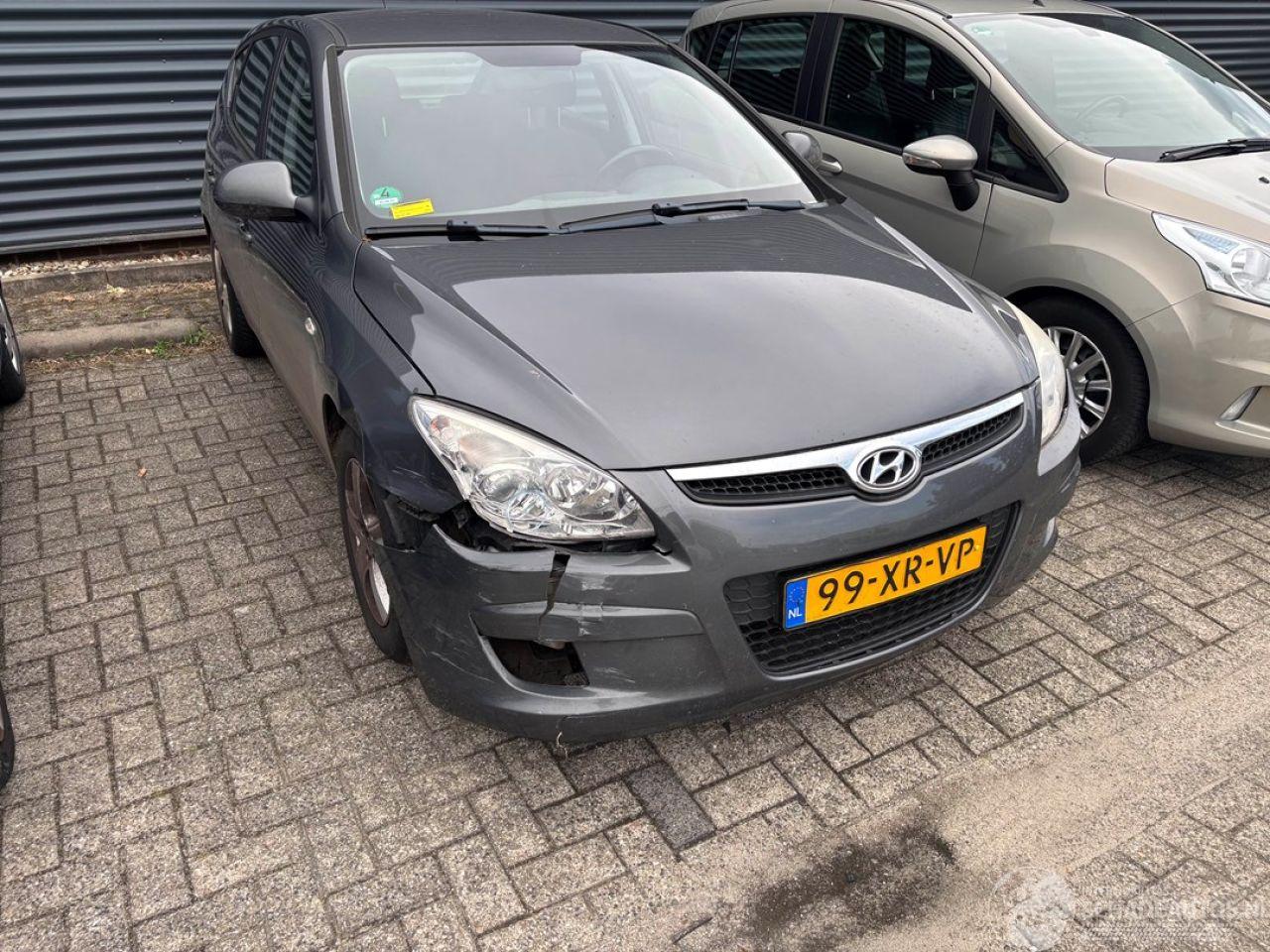 Hyundai I-30 