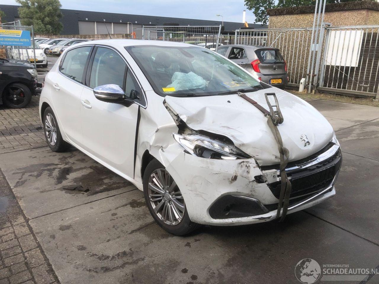 Peugeot 208 208 I (CA/CC/CK/CL) Hatchback 2012 / 2019 - 1.2 12V e-THP PureTech 110 Hatchback Benzine 1.199cc 81kW (110pk) FWD 2013-01/2019-12 (CAHNZ; CCHNZ) EB2DT; HNZ