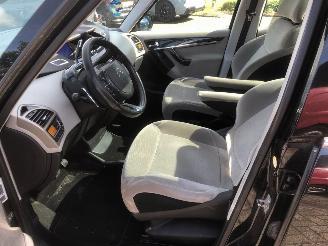Citroën C4 C4 Grand Picasso (UA) MPV 2006 / 2013 - 2.0 16V Autom. MPV  Benzine 1.998cc 103kW (140pk) FWD 2006-10/2013-08 (UARFJ) EW10A; RFJ picture 9