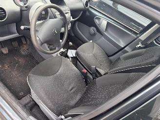 Peugeot 107  picture 5