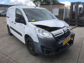 Damaged car Citroën Berlingo  2015/9