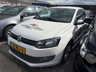 damaged passenger cars Volkswagen Polo Engine defect - Polo V (6R) Hatchback 2009 / 2017 - 1.2 TDI 12V BlueMotion Hatchback  Diesel 1.199cc 55kW (75pk) FWD 2009-10/2014-05  CFWA 2010/1