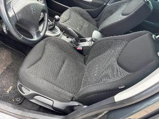 Peugeot 308  picture 8
