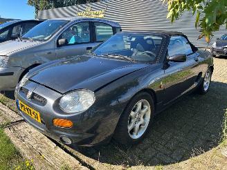 Vaurioauto  passenger cars MG F  1997/1