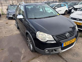 Vaurioauto  passenger cars Volkswagen CrossPolo  2008/8