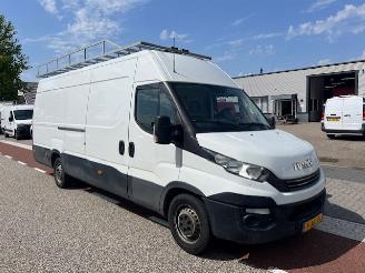 krockskadad bil bedrijf Iveco Daily 35S14 2.3D  HIMATIC L4H2 MAXI KLIMA AIRCO KLIMA EURO6 2017/9