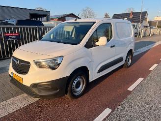 krockskadad bil bedrijf Opel Combo 1.6d 73kw  AIRCO KLIMA NAVI SCHUIFDEUR EURO6 2019/5