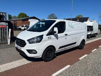damaged commercial vehicles Ford Transit Custom 2.0 CDTI 95KW L2H1 LANG AUTOMAAT AIRCO KLIMA 2023/6