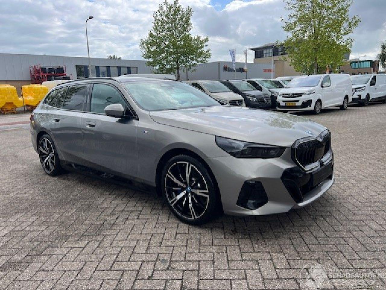 BMW 5-serie 530E HYBRID TOURING NEW MODEL. FULL OPTIONS