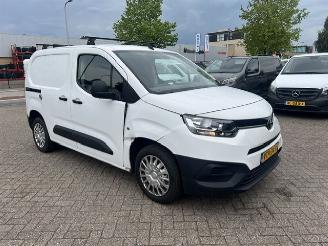 Auto incidentate Toyota Proace CITY 1.5 D-4D 75KW AIRCO KLIMA SCHUIFDEUR 2021/10