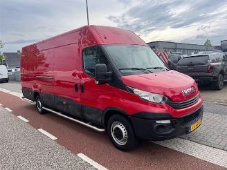 uszkodzony samochody osobowe Iveco Daily 35S12 2.3D  MAXI L4H2  EURO6 2018/4