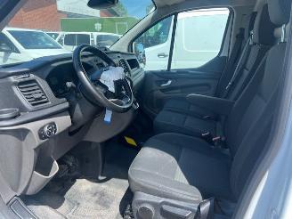Ford Transit Custom 2.0 TDCI 96KW L2H1 LANG AUTOM.  EURO6 picture 10