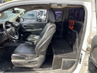 Toyota Hilux 2.4 D-4D 110KW EXTRA CAB. AIRCO KLIMA 4WD picture 13