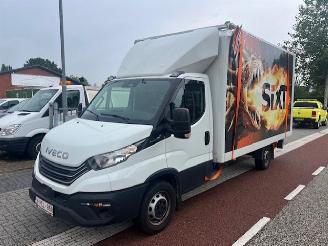 krockskadad bil bedrijf Iveco Daily 35S14 2.3D HIMATIC  AUTOM. KOFFER LAADKLEP LBW KLIMA 2025/8