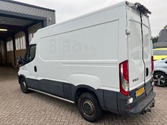 Iveco Daily 35S14 2.3d 352 L2H2 Himatic automaat Airco Klima EURO6 picture 2