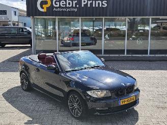 Voiture accidenté BMW 1-serie 120i 16V Cabrio  Benzine 1.995cc 125kW (170pk) RWD 2009/2
