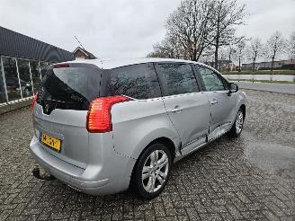 Peugeot 5008 1.6 VTI 16V MPV  Benzine 1.598cc 88kW (120pk) FWD picture 3