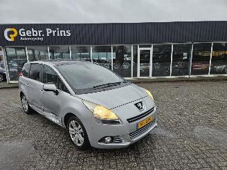 škoda osobní automobily Peugeot 5008 1.6 VTI 16V MPV  Benzine 1.598cc 88kW (120pk) FWD 2010/5