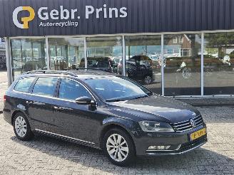 damaged passenger cars Volkswagen Passat 1.4 TSI 16V Combi/o  Benzine 1.390cc 90kW (122pk) FWD 2012/2