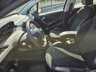 Peugeot 208 1.2 Vti 12V PureTech 82 Hatchback  Benzine 1.199cc 60kW (82pk) FWD picture 10