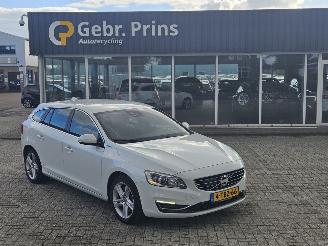 škoda osobní automobily Volvo V-60 2.4 D6 20V Plug-in Hybrid AWD Combi/o  Elektrisch Diesel 2.401cc 206kW (280pk) 4x4 2013/12