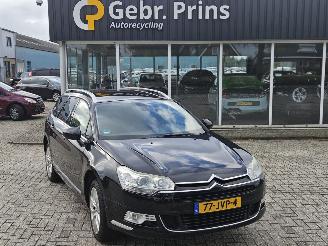 Vaurioauto  passenger cars Citroën C5 3.0 HDiF V6 24V Combi/o  Diesel 2.992cc 177kW (241pk) FWD 2009/9