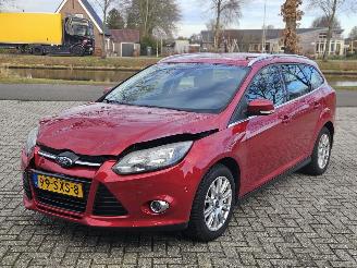 uszkodzony samochody osobowe Ford Focus 1.6 SCTi 16V Combi/o  Benzine 1.596cc 110kW (150pk) FWD 2012/1