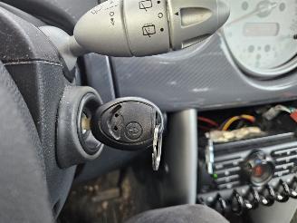 Mini Mini 1.6 16V Cooper Hatchback  Benzine 1.598cc 85kW (116pk) FWD picture 15