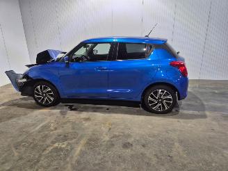 Suzuki Swift 1.2 Dual Jet 16V Smart Hybrid Hatchback 4Dr Elektrisch Benzine 1.242cc 61kW (83pk) FWD picture 3