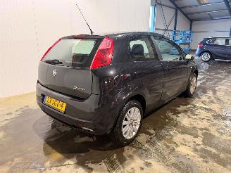 Fiat Punto 1.2 Hatchback  Benzine 1.242cc 48kW (65pk) FWD picture 3