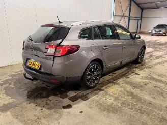 Vaurioauto  passenger cars Renault Mégane 1.2 16V TCE 115 Combi/o 4Dr Benzine 1.197cc 85kW (116pk) FWD 2013/2