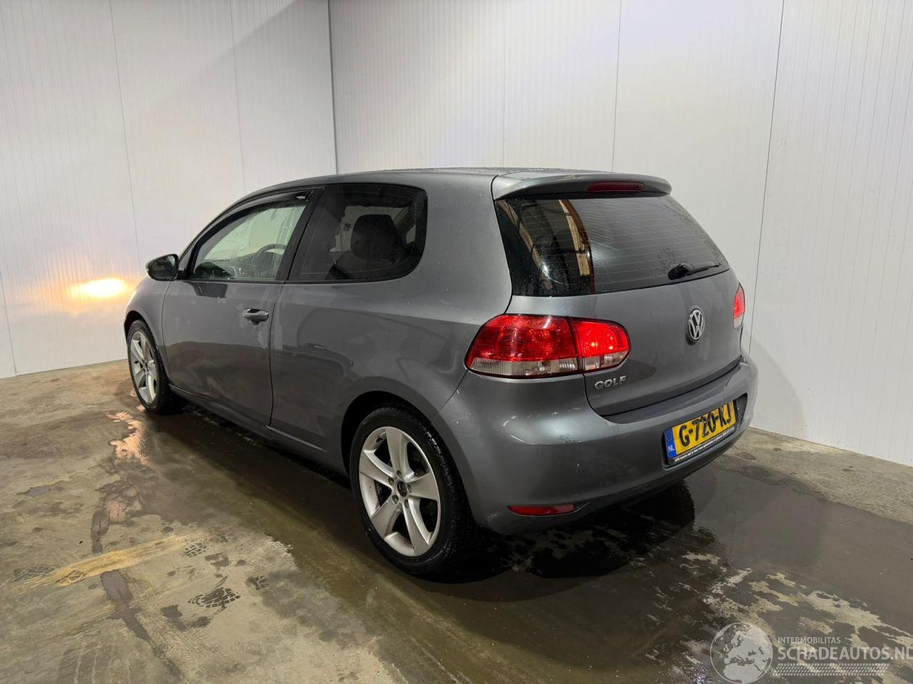 Volkswagen Golf 1.4 16V Hatchback  Benzine 1.390cc 59kW (80pk) FWD