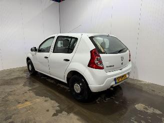 Voiture accidenté Dacia Sandero 1.2 16V Hatchback  Benzine 1.149cc 55kW (75pk) FWD 2011/11